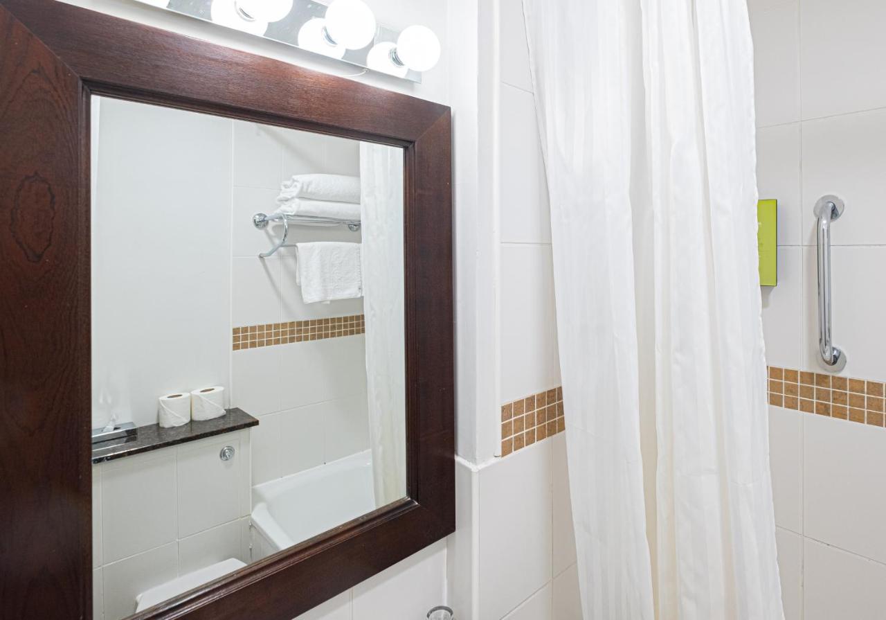 Durley Dean Hotel Борнмът Екстериор снимка
